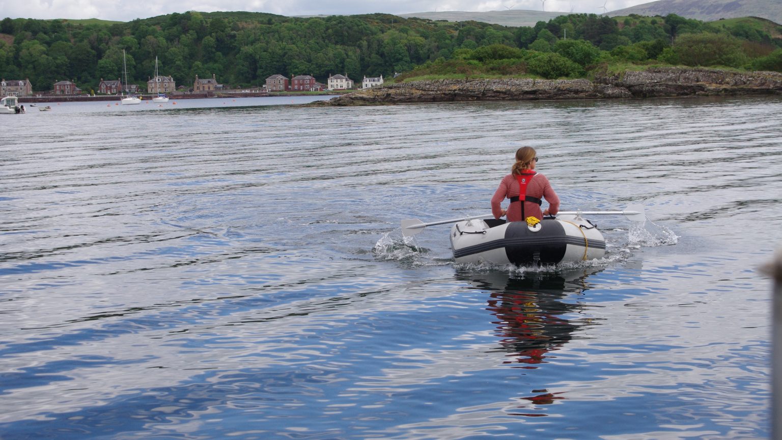 Handling & rowing a dinghy a beginner's guide Yachting Monthly