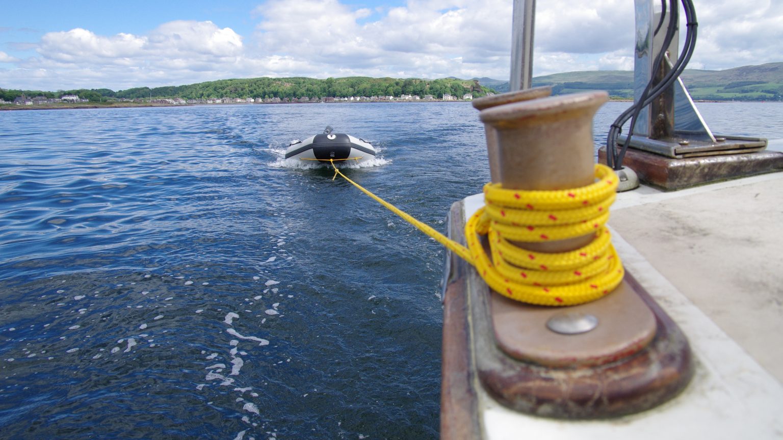 Handling & rowing a dinghy a beginner's guide Yachting Monthly