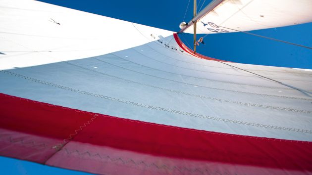 how long do sails last on a sailboat