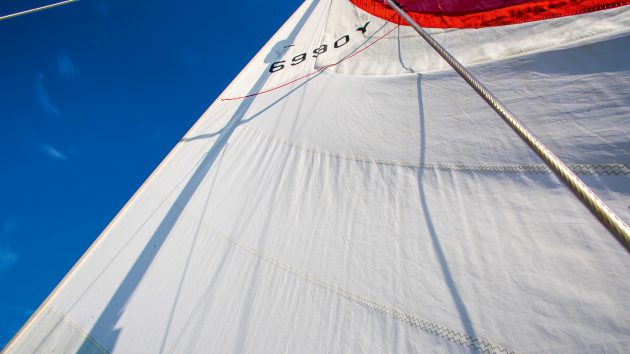 how long do sails last on a sailboat