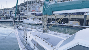 Keep warm and the delights of winter sailing can be all yours