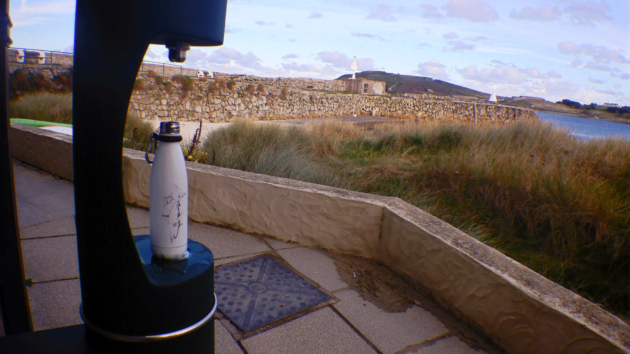 A water bottle 开奖记录&历史结果查询平台:168飞艇开奖官网开奖直播站 fountain in a coastal location