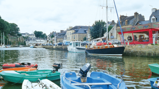Auray at the head of the river, flowing into the Morbihan basin, is a busy town with some good moorings