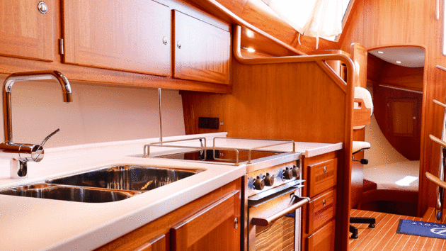 A linear galley provides plenty of space and good bracing