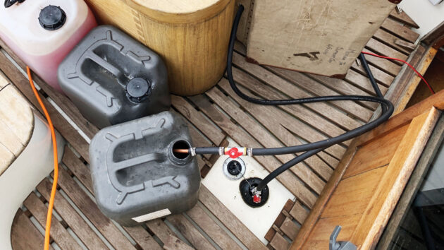 Pumping out the fuel through a fuel polisher