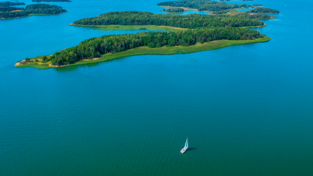 There are thousands of islands at the crossing of the Gulf of Finland and the Gulf of Bothnia