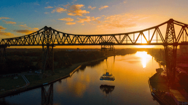 There is a swing ferry for foot passengers and up to four cars below Rendsburg railway bridge