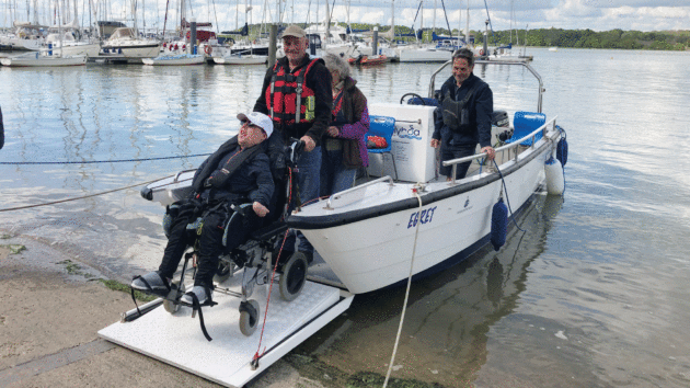 Wheelyboat on the River Orwell
