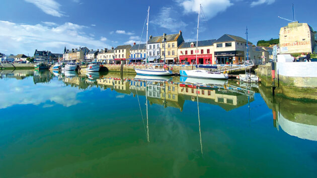 Port-en-Bessin: turn hard to starboard through the lock for the visitor’s pontoon