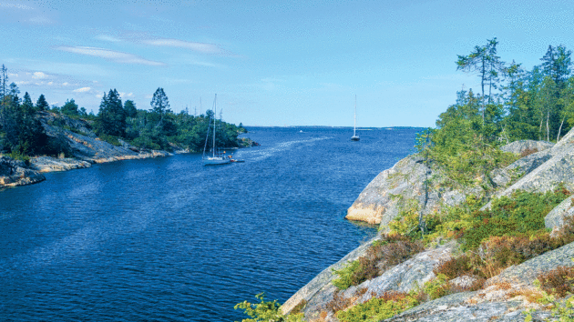 Skyelark 2 anchored in Sweden