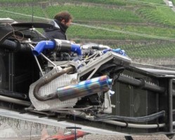 Alingis 'Hot V8' mounted on the after crossbeam.
Courtesy of Philippe Chapin