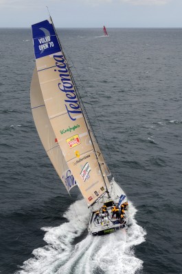 Telefonica Black, skippered by Fernando Echavarri (ESP) at the start of leg 9 from Marstrand to Stockholm. Dave Kneale/Volvo Oc