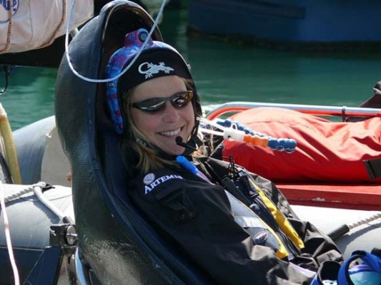 Hilary Lister sails around British Isles, 2008