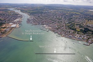 Cowes outer harbour breakwater