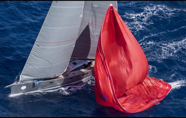 H2O's spinnaker manoeuvre