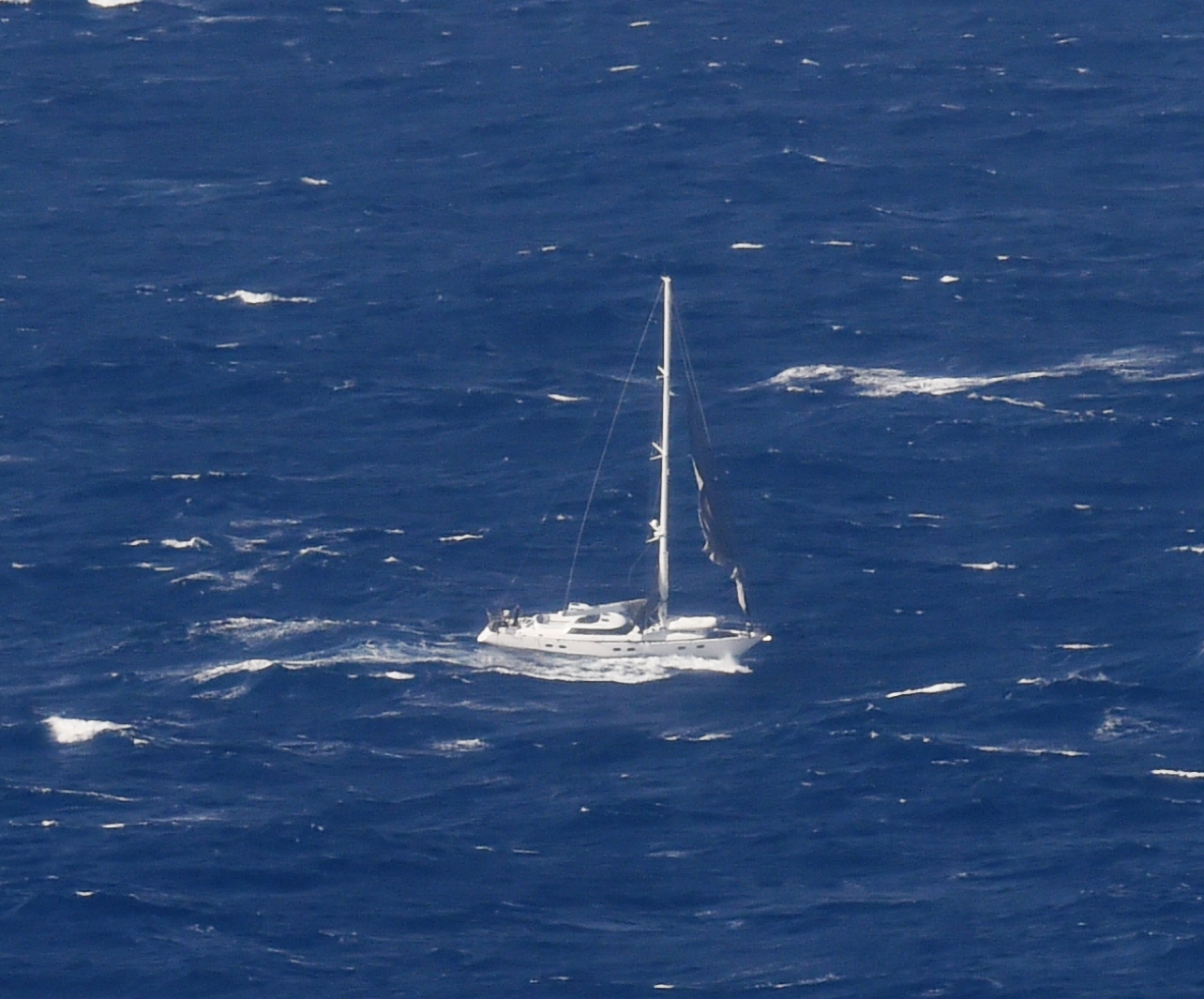 Platino suffered rigging damage approx 350 miles north of Auckland ©New Zealand Defence Force