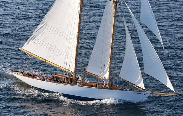 y 40 sailboat