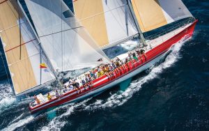 steinlager-2-sir-peter-blake-boat-aerial-running-shot-credit-jeff-brown