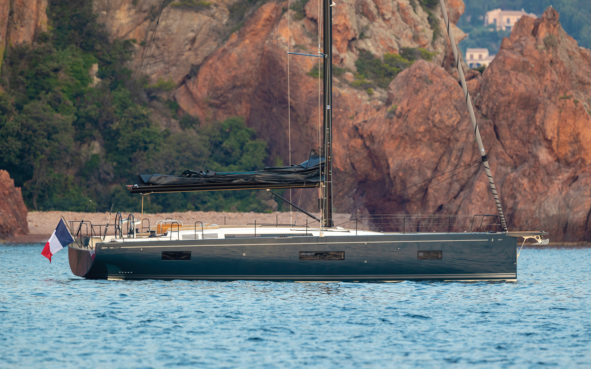 beneteau-First-53-yacht-test-side-view-credit-Gilles-Martin-Raget