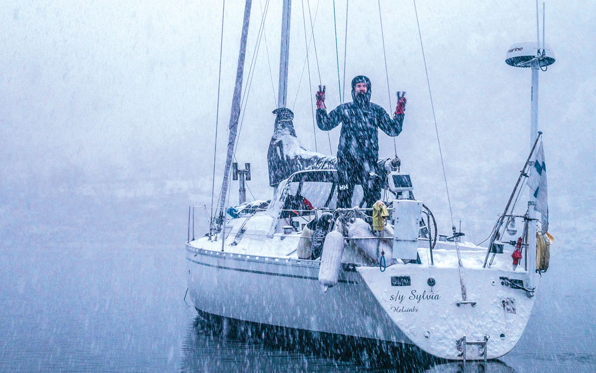 sailing-norway-winter-weather-Sørøya-anchorage