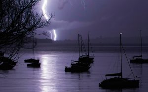 lightning-strikes-yacht-credit-Image-Reality-Alamy