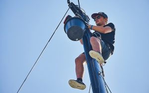 replacing-rigging-arc-2017-rigger-mast-credit-James-Mitchell