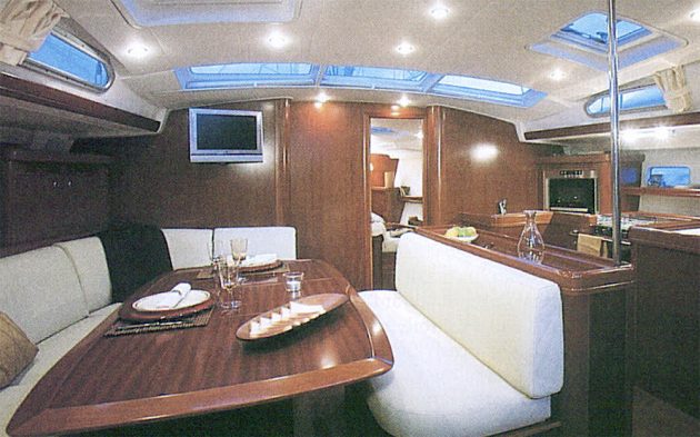 Beneteau-Oceanis-523-review-saloon-credit-Malcolm-White