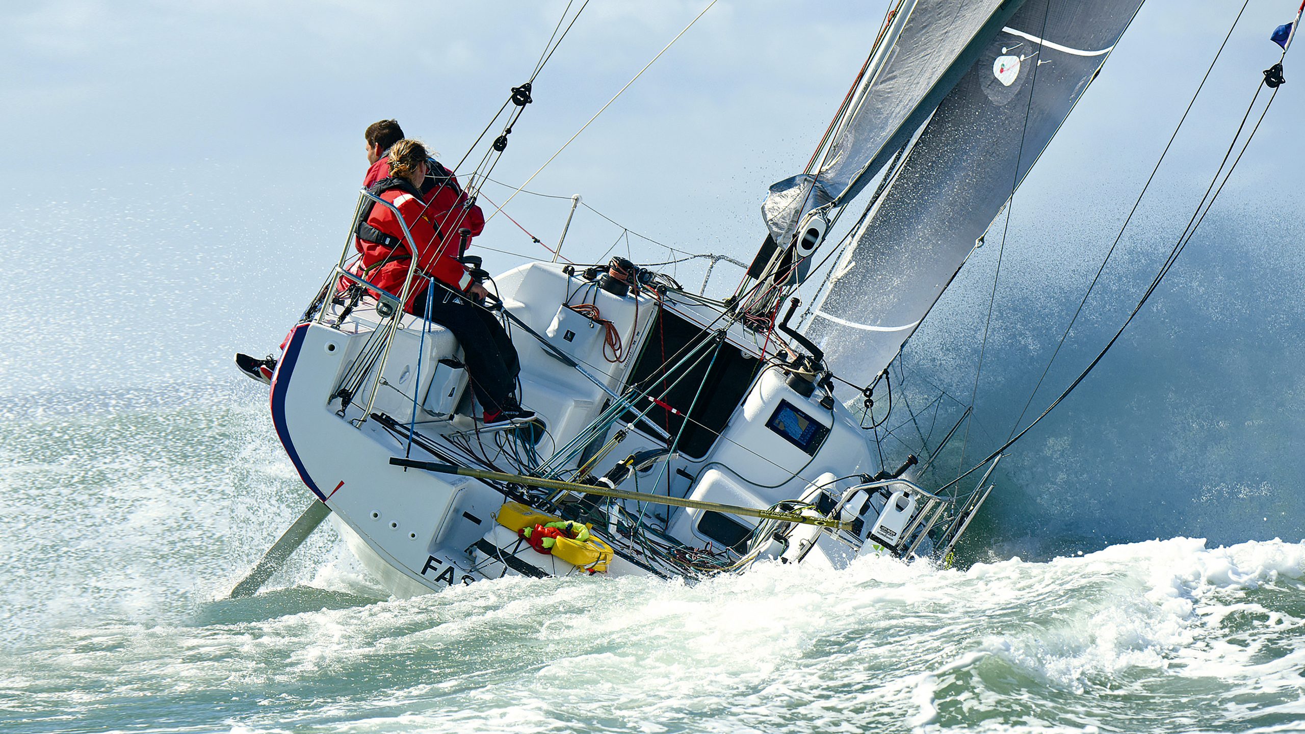 Shirley Robertson and Henry Bomby begining their offshore preparation