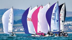 5 Expert Tips: How to Use an Asymmetric Spinnaker in Light Airs