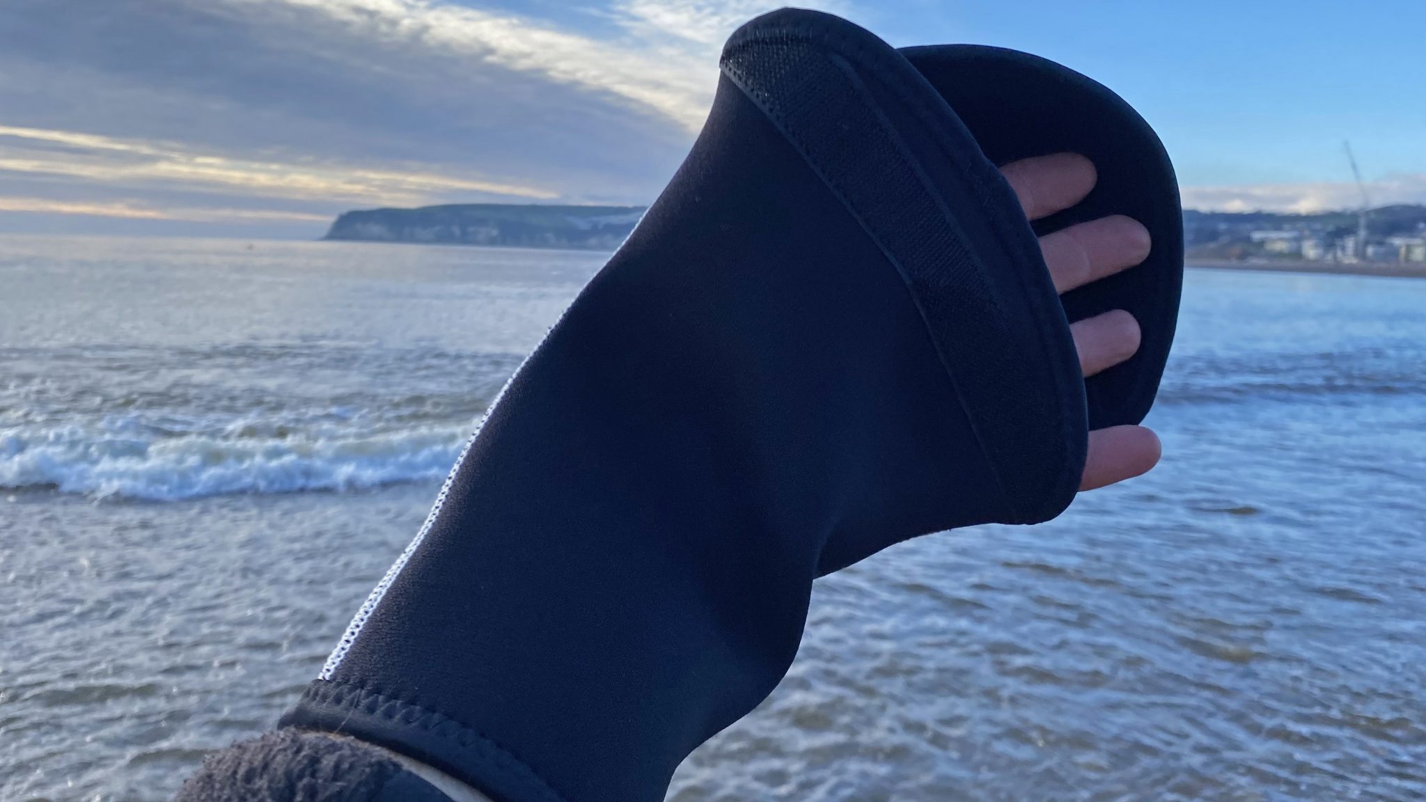 The best kayaking gloves 11 allweather paddling gloves tried and