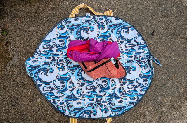 Outdoor swimming cold water changing mat
