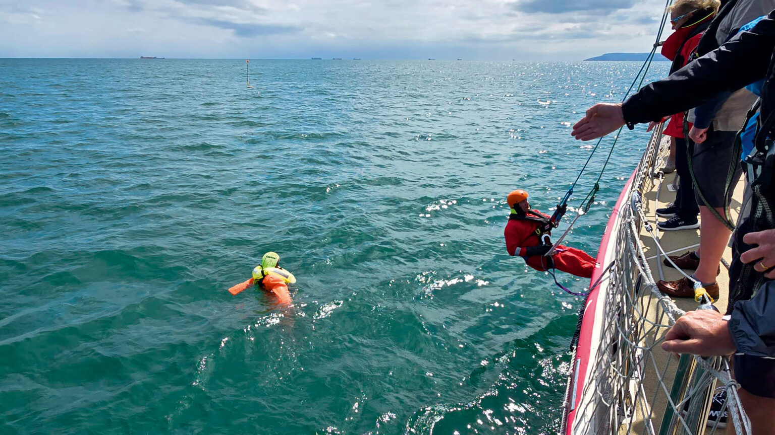 How to recover a crew overboard with a rescue swimmer - Yachting World