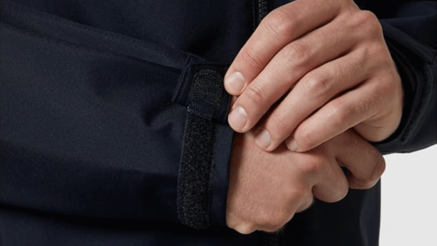 You can adjust the cuffs to stop water from dripping down your arms.