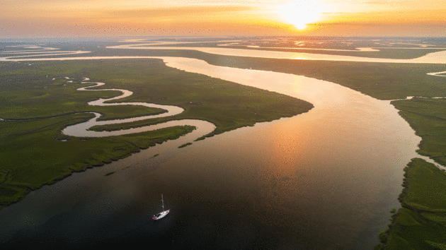 The Majors’ Beneteau 423 Fika in the Mississipi River Delta.