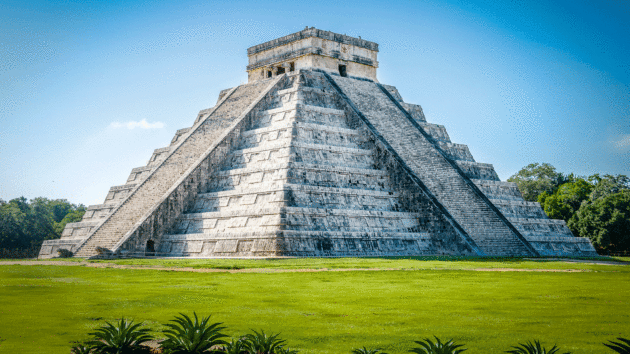 The Mayan Temple of Kukulkan at Chichen Itza on the Yucatan Peninsula, Mexico
