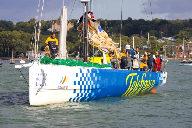 Telefonica Azul finishing the Sevenstar Round Britain and Ireland Race