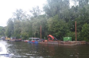 illegally moored thames
