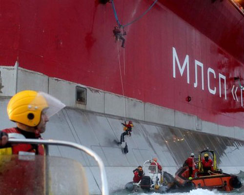 Greenpeace activists