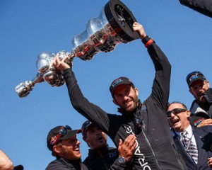 Ben Ainslie lifts Ameica's Cup