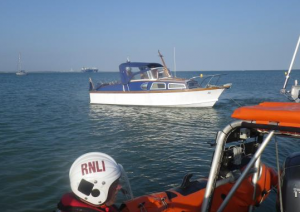 James bond boat