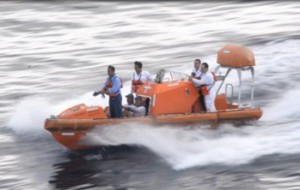 Strande sailors rescued