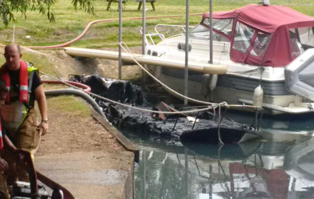 Boat fire at Saxon Moorings