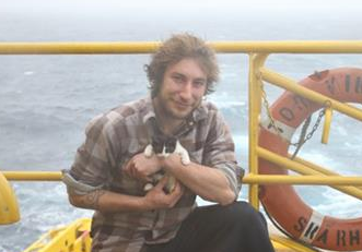 Manu Wattecamps-Etienne with his kitten Pinalup