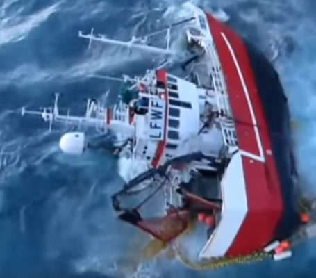 Norwegian Veritas trawler sinks