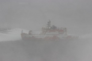 australian-icebreaker-antarctica-agound