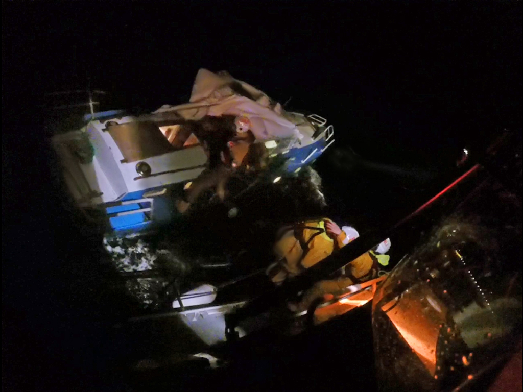 Llandudno RNLI assists motor cruiser