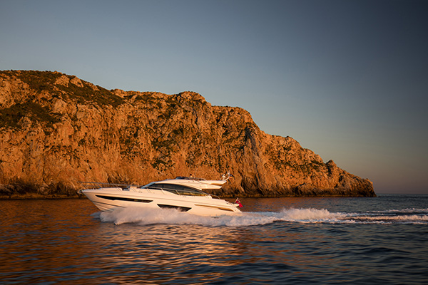 Princess S65 sportbridge yacht