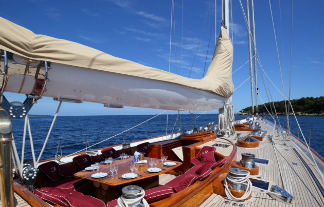 Ketch sailing yacht, Alejandra