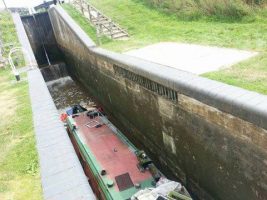 Man dies when narrowboat sinks at Droitwich Canal