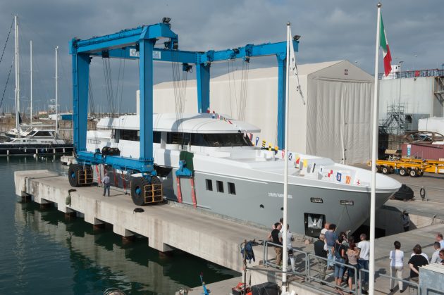 35 metre OTAM SD35 superyacht Gipsy